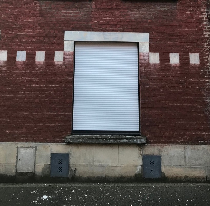 Fenetre 2 vantaux gris anthracite et volet roulant Fenetre 2 vantaux gris anthracite et volet roulant
