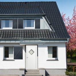 Porte d’entrée en PVC vitrée blanche Anatole 1