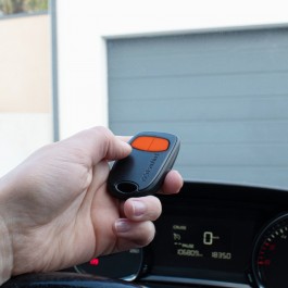 Télécommande 2 canaux pour porte de garage et portail SENTINEL SCS