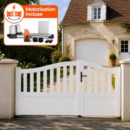 Portail battant électrique PVC blanc BREST GALBÉ largeur 2500