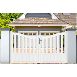 Portail battant PVC standard BREST blanc INCURVÉ (en situation)