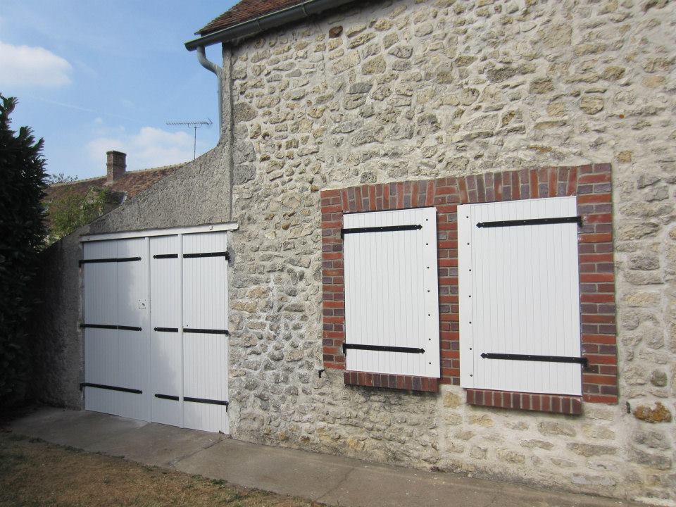 Volet battant PVC blanc sur-mesure à prix d'usine