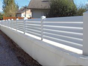 clôture pvc blanche ajourée