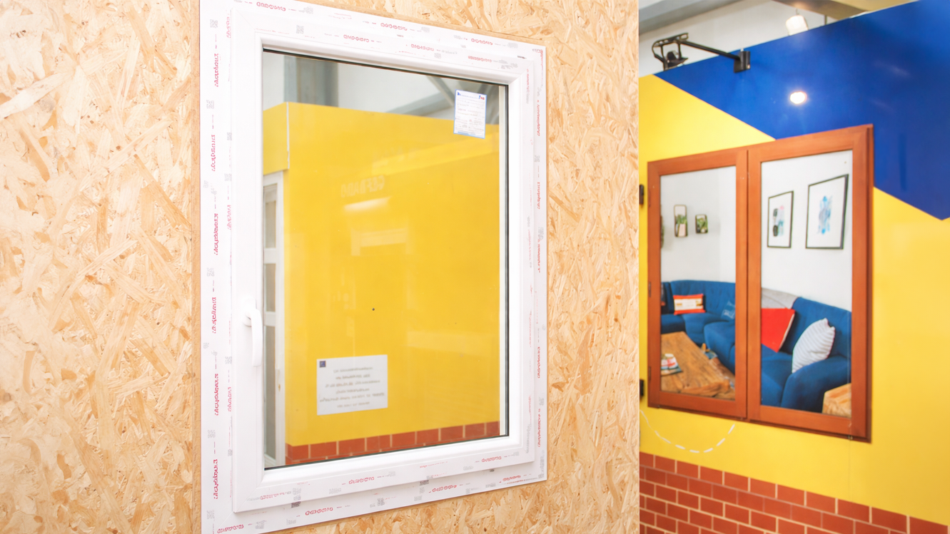 Comment poser sa fenêtre neuve en PVC sur dormant existant ?