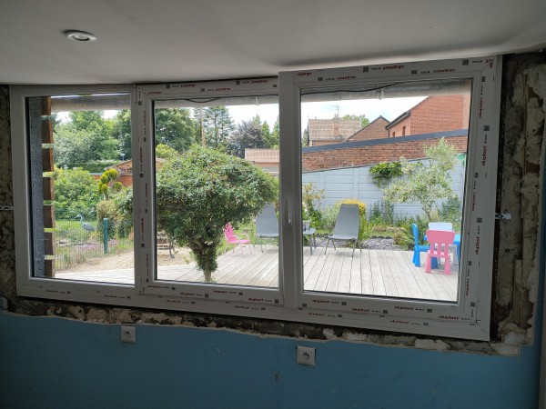 Fenetre PVC Laqué 7016 Exterieur / Blanc Interieur